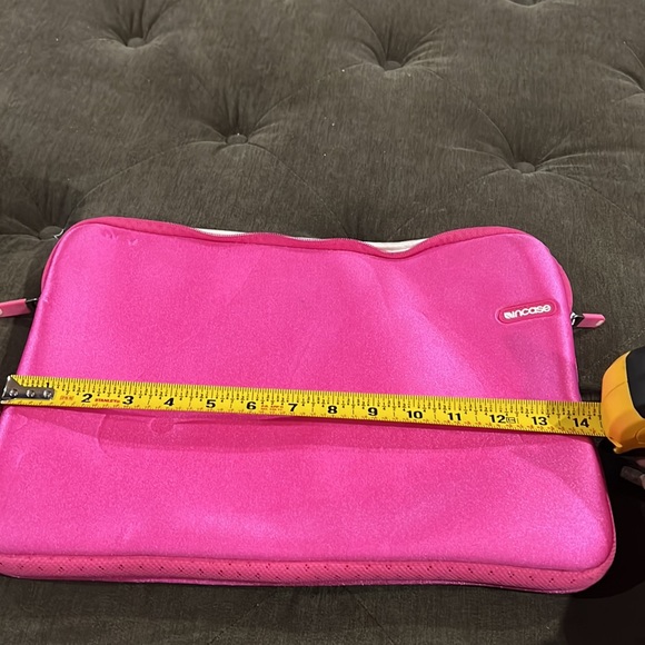 Incase laptop case - Picture 3 of 4